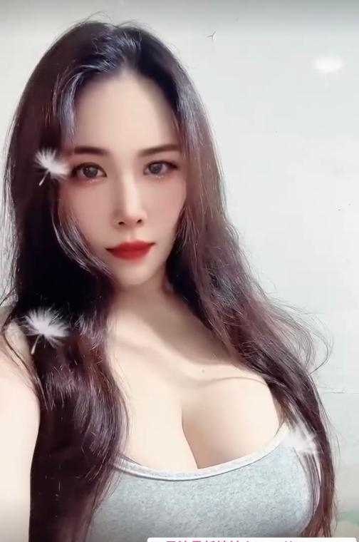 巨乳熟女 1