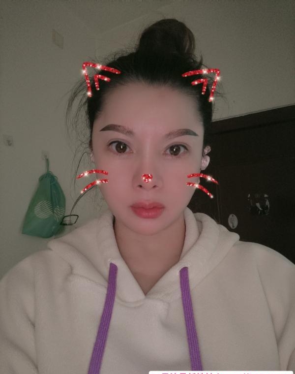 亮马桥附近肥臀小少妇 1