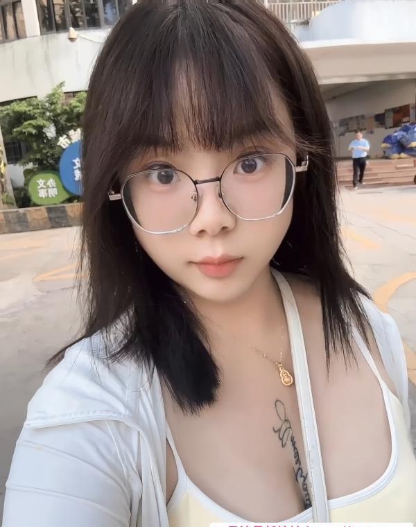 龙岗健身美女扶摇 1
