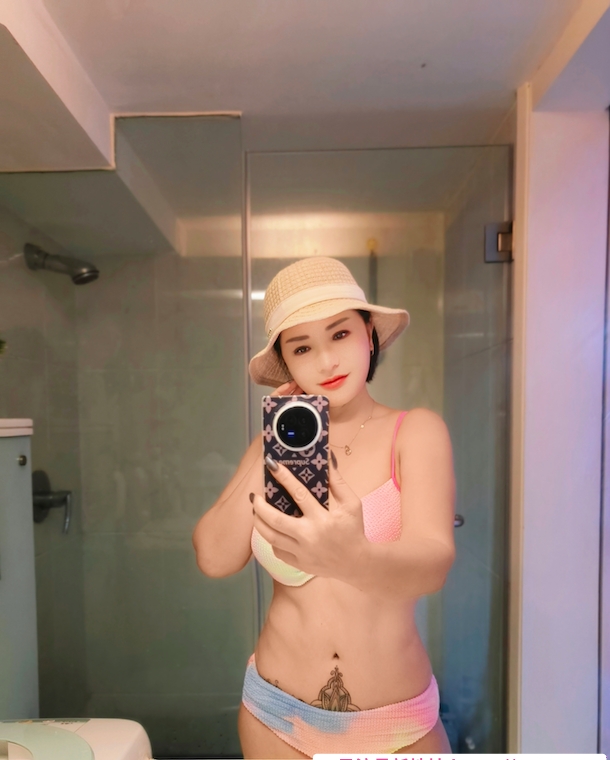 肤白丰满小辣椒 1