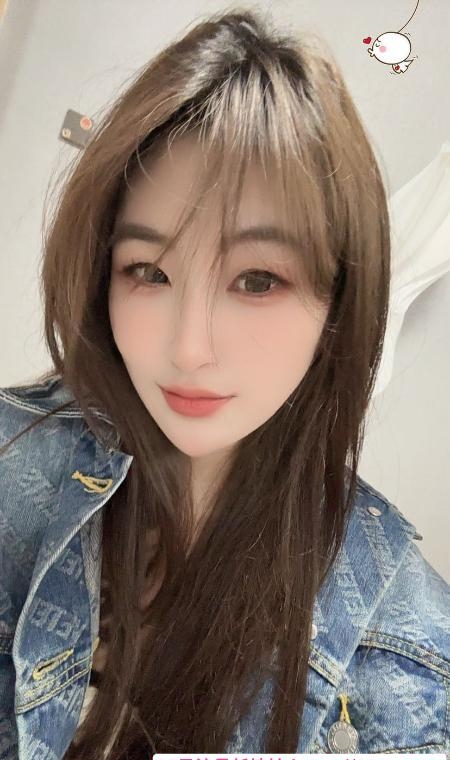 体验上城翘臀妹子 1