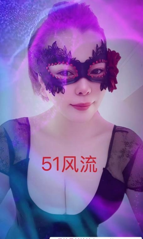 激情大奶潮喷一米高 2
