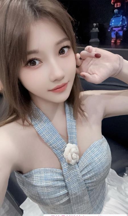 清纯女友翘臀老师 2
