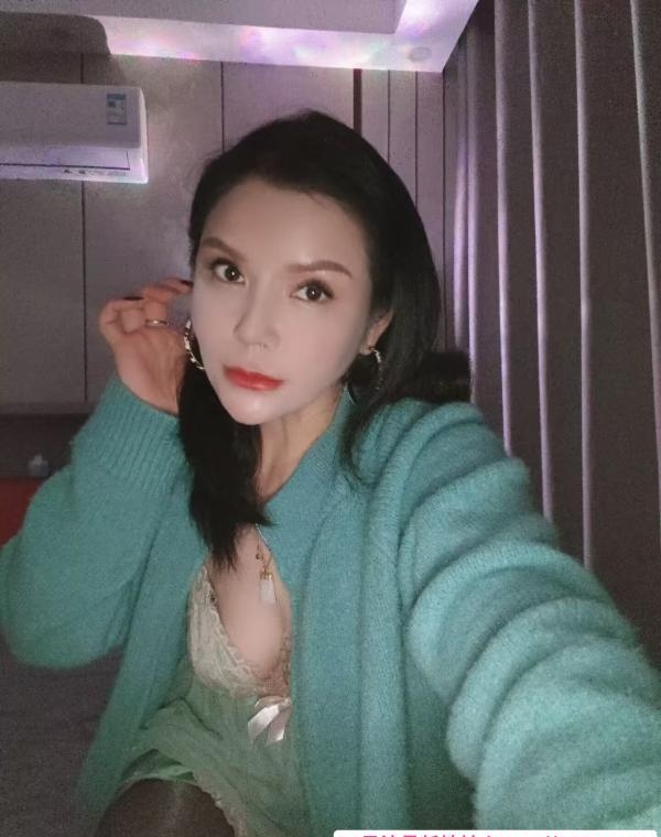 夜探异域风情少妇 2