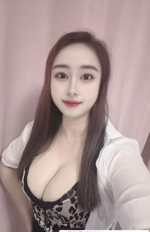 台风天巨乳少妇 2