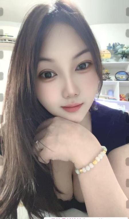 体验大奶骚狸儿 2