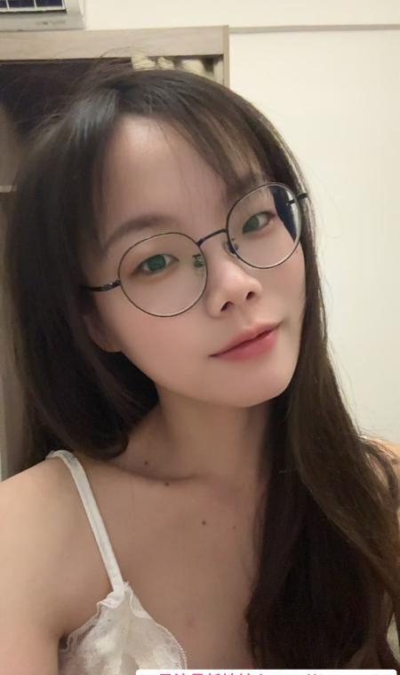 眼镜妹兼职诗诗 2