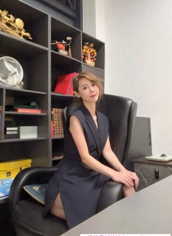 服务到位颜值妹子 2