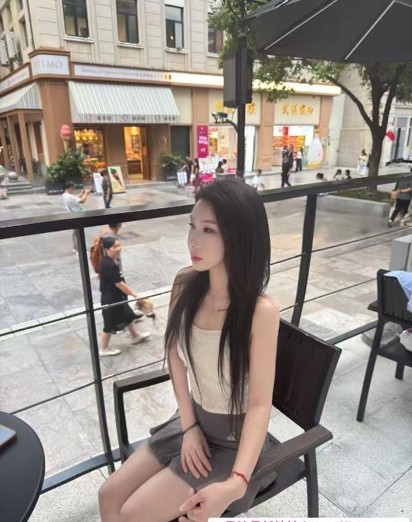 江岸小美女 2