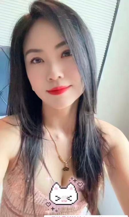 美腿美胸燕子 2