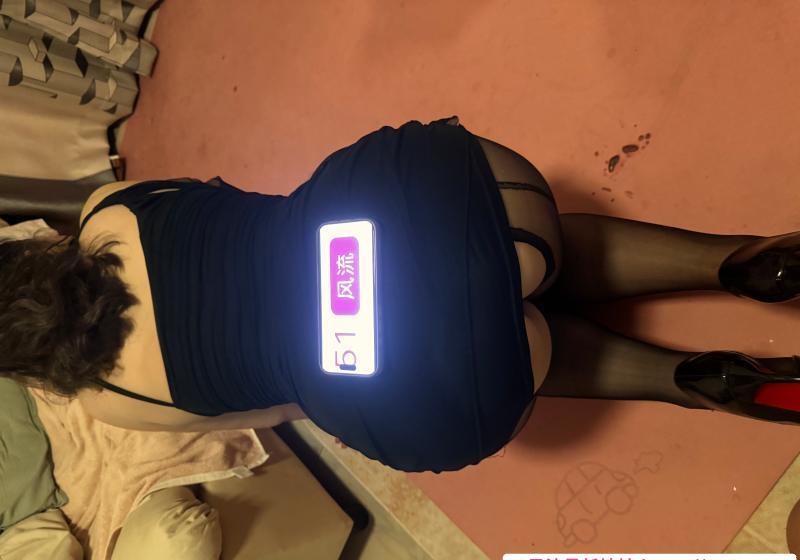 肥臀黑丝少妇 2