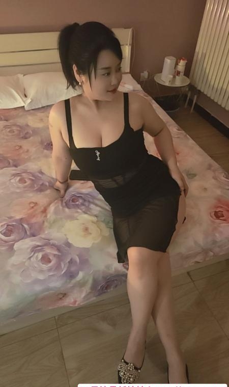 豪乳娃娃脸翘臀妹 2