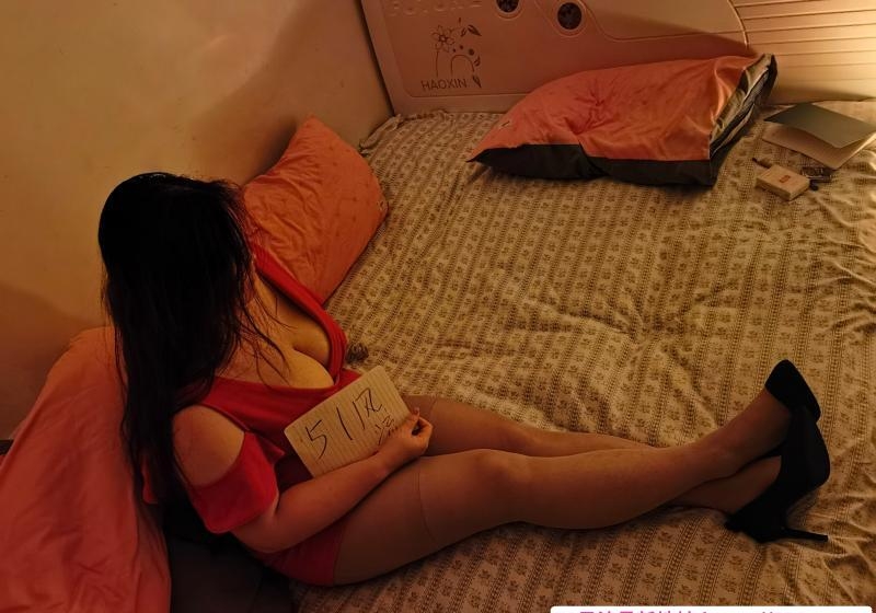 大胸温柔轻少妇 2