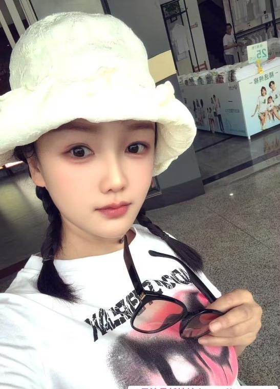 肤白腰细长腿依依 3