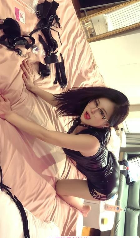 SM调教骚妇安妮 3