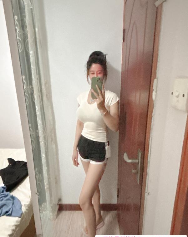 深圳奶神蜜桃臀健美 3