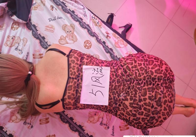 三通肥臀美少妇 3