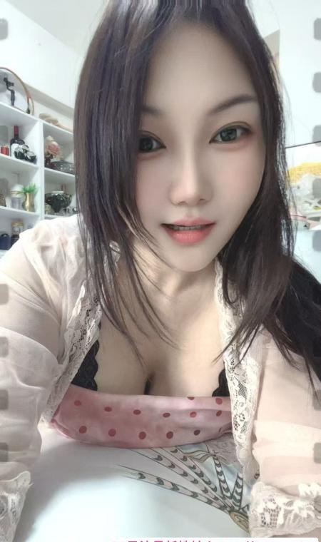体验大奶骚狸儿 3