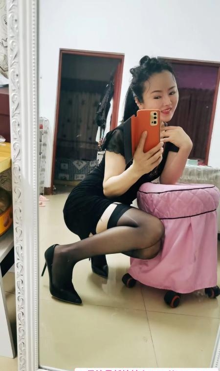玩SM女王馨馨 3
