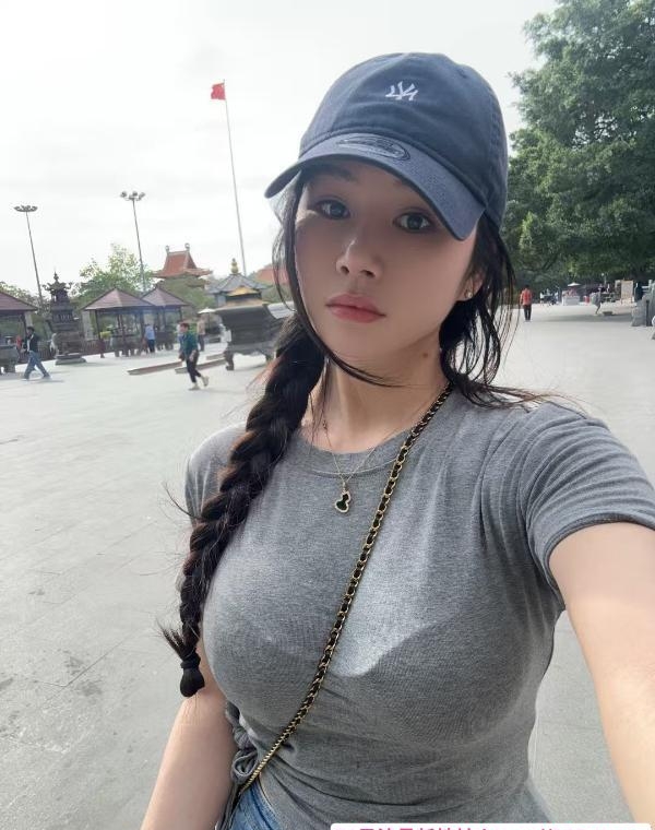 身材火辣天然F奶 3