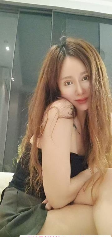 口活一流的纹身少妇 3