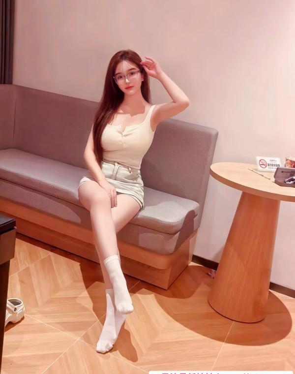 海珠可欣肤白前凸后翘 3