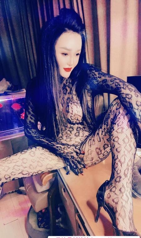 曹杨路深喉女王 3