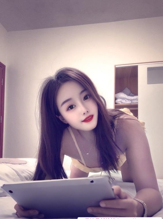 舌吻少妇思思 4