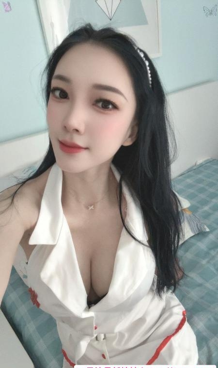 朝阳长腿喷水桃子 4