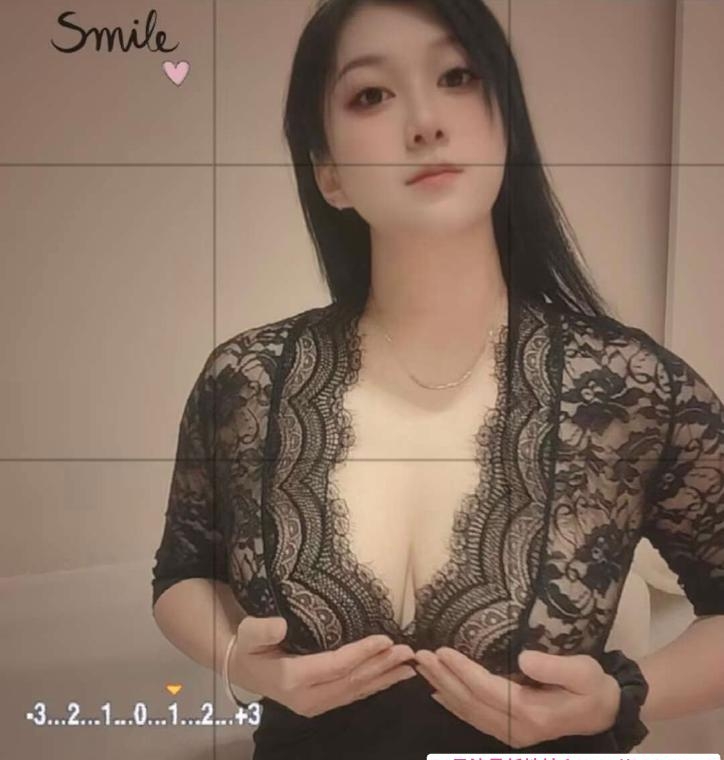 天河性感大奶潼潼 4