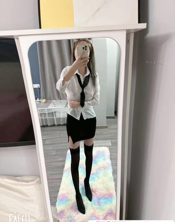 出击大长腿嫩妹 4