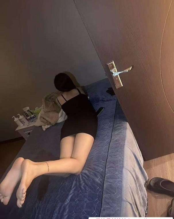 一个美腿玩一天 4