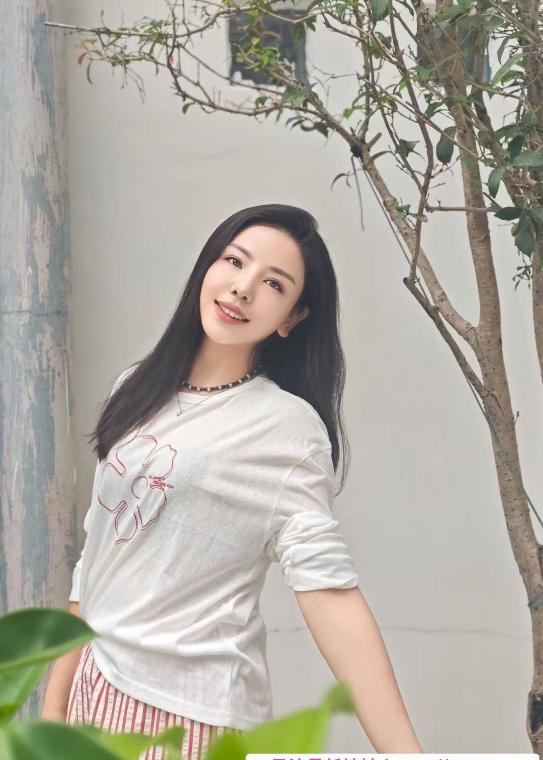 轻熟肥臀小鱼姐 4