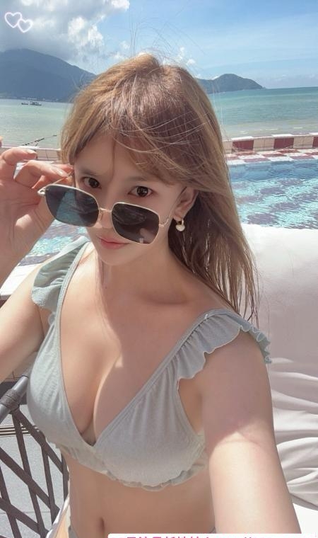 服务系颜值诗诗 4