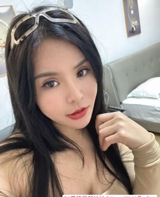 性感翘臀大奶少妇