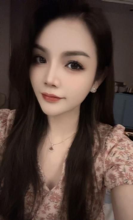 新疆美女黑丝大长腿 1