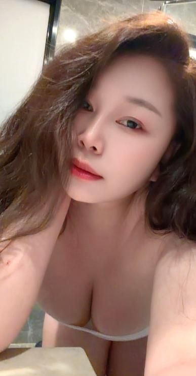 SM巨乳蜜桃臀少妇 1