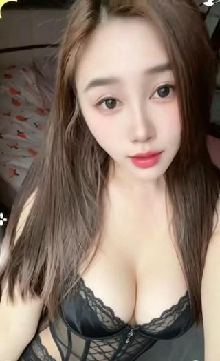 返食美乳御姐