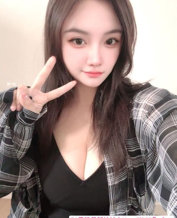 岳麓F罩杯小琴 1
