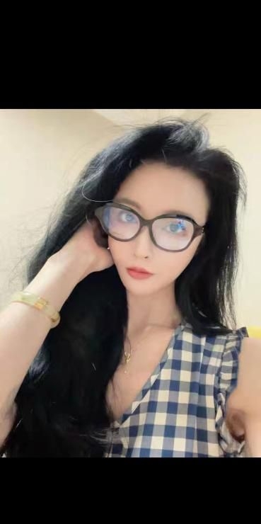 骚女大长腿小姐姐 1