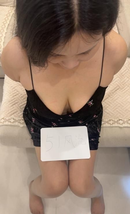天润城微胖少妇 1