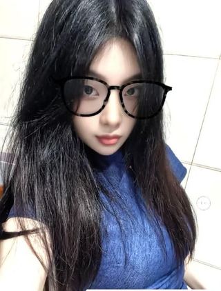 高颜值中项口爆美女