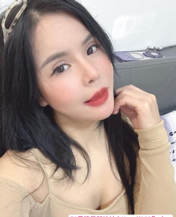 性感翘臀大奶少妇 2