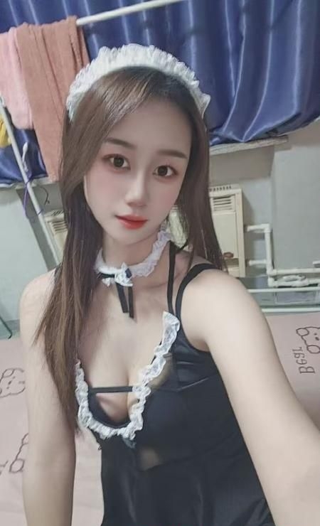 萝莉型小骚货 2
