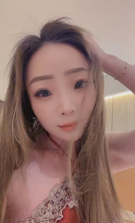 肤白小少妇珍珍 2