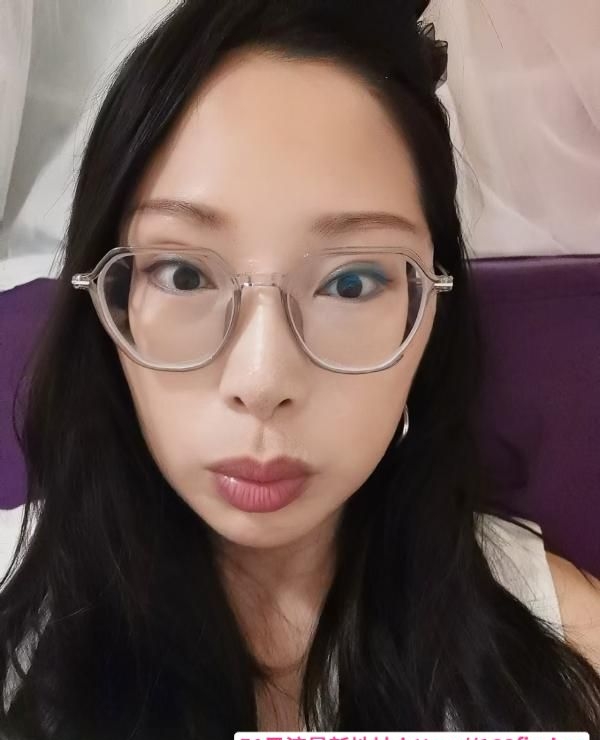 闷骚少妇芯芯 2