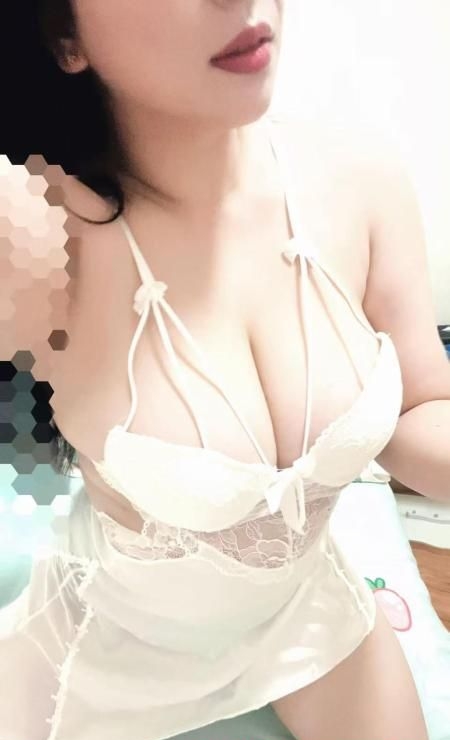 巨乳大波小姐姐 2