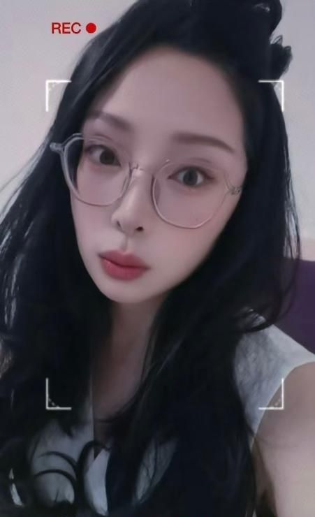 闷骚少妇芯芯 3