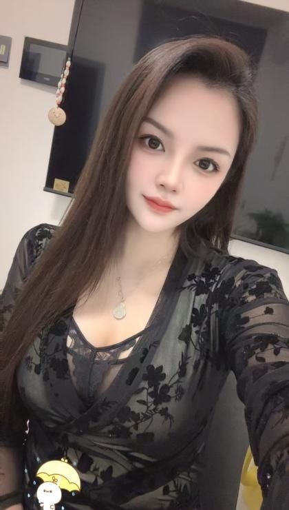 新疆美女黑丝大长腿 4