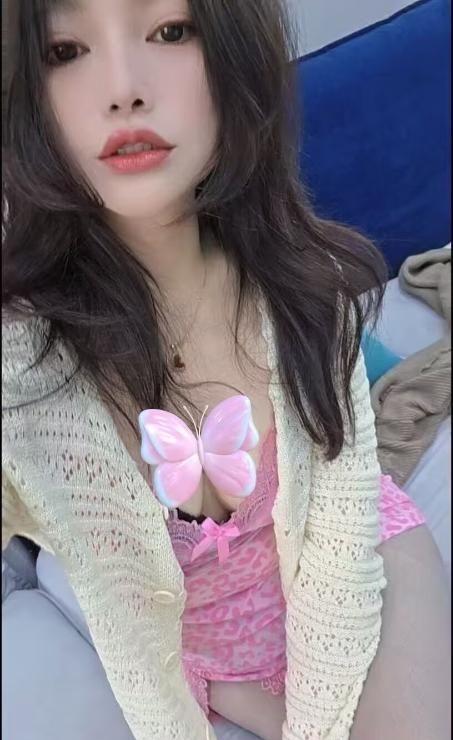 性价比大奶吊带妹 1